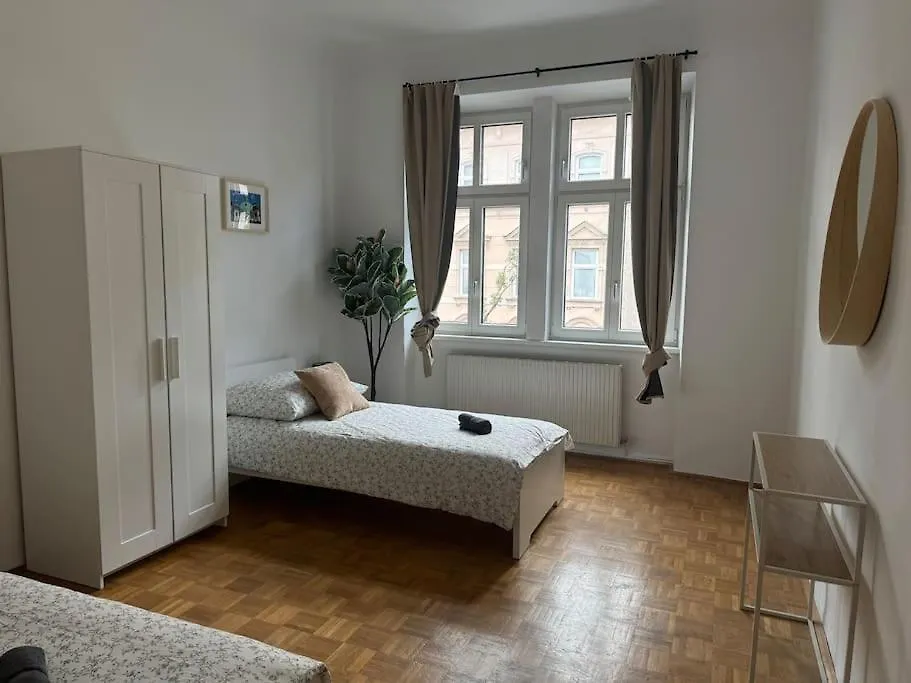 Stylish 85 M2 Apartment With Free Parking Viena 0*,  Austria